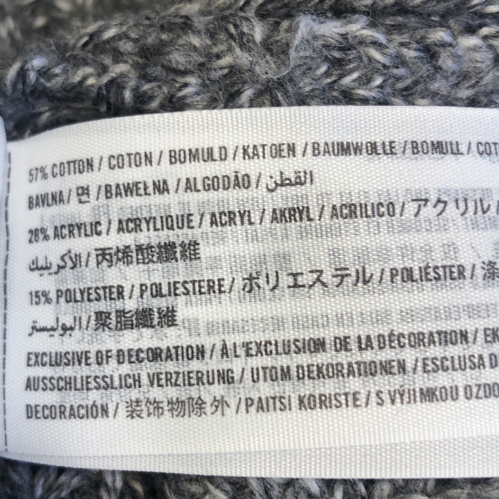 Abercrombie & Fitch Gray Cable Knit Sweater Medium Pit to Pit 17 1/2” Preworn - Picture 10 of 16